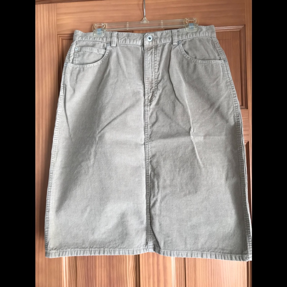 Gap corduroy skirt